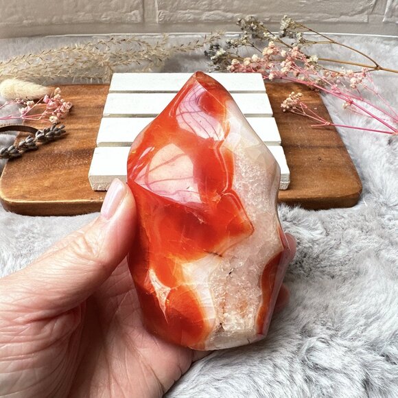 Beautiful Carnelian Flame - Picture 1 of 9